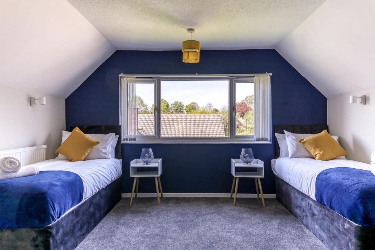 Contemporary 4 Bedroom Detached House With Parking And City Links Croydon Exteriér fotografie
